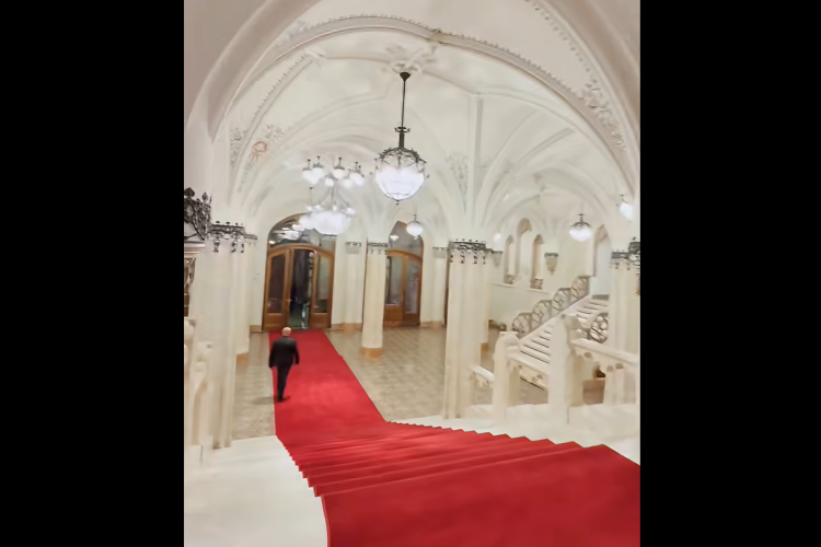 Magyar Péter a Belügyminisztérium belső tereiről posztolt újabb videót