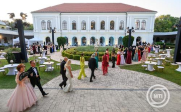 Ma rendezik a 200. balatonfüredi Anna-bált