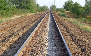 Mávinform: Bicskénél folytatódik a győri vonal felújítása, március 24-től változik a menetrend