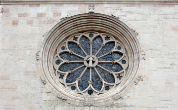 Tartós élelmiszert gyűjtenek jövő vasárnaptól a katolikus templomokban