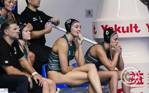 Ezüstérmes a női vízilabda-válogatott