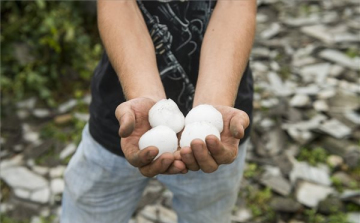 Közel 7 ezer ház megrongálódott és többen megsérültek a jégveréstől Kárpátalján