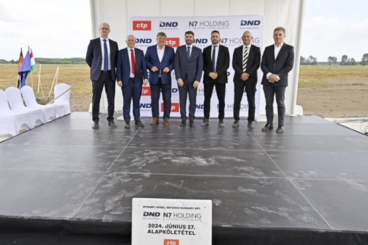 Letették az új vecsési hadiipari üzem alapkövét