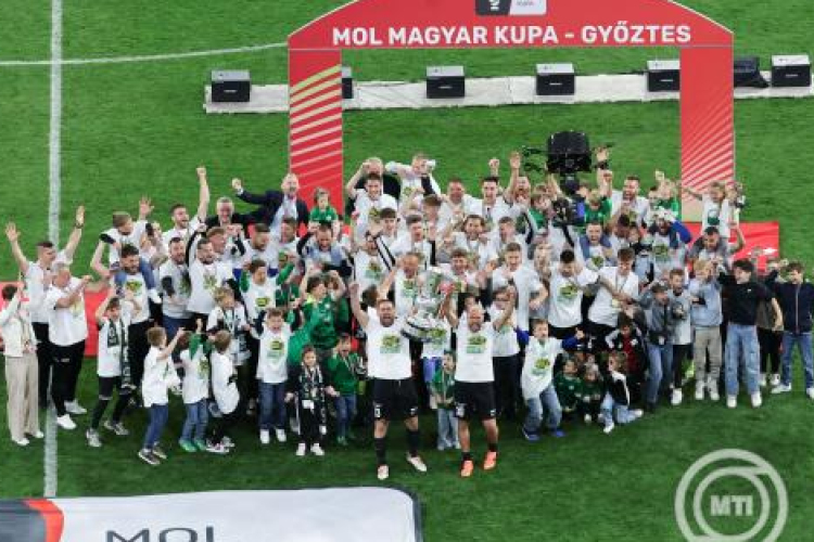 MOL Magyar Kupa - Drámai csatában megvédte címét a Paks