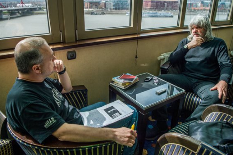 Hobo Bob Dylan dalait énekli magyarul új lemezén